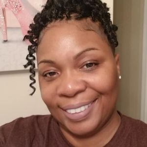 Meet your Posher, Dee dee